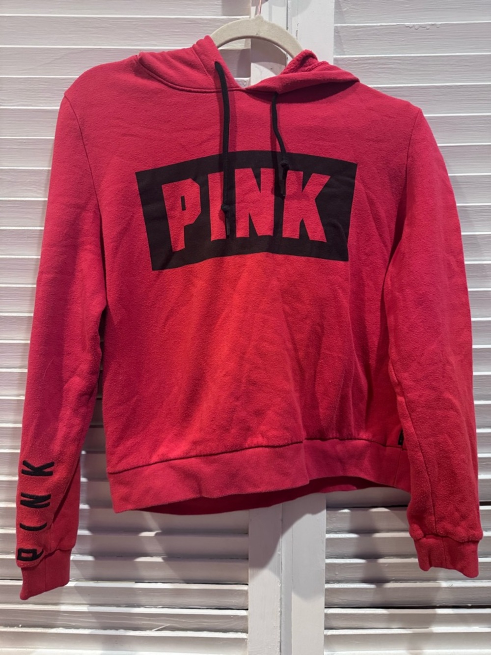 PINK Victoria’s Secret Red Cropped Hoodie Large Logo Pullover